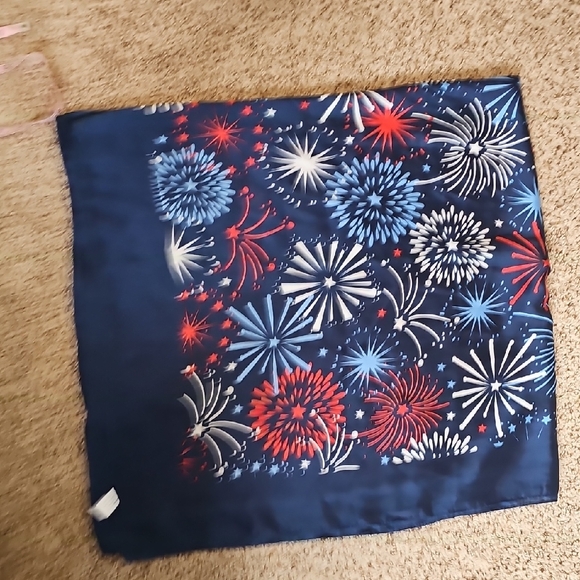 Fun Fireworks Pattern Scarf - Picture 5 of 6
